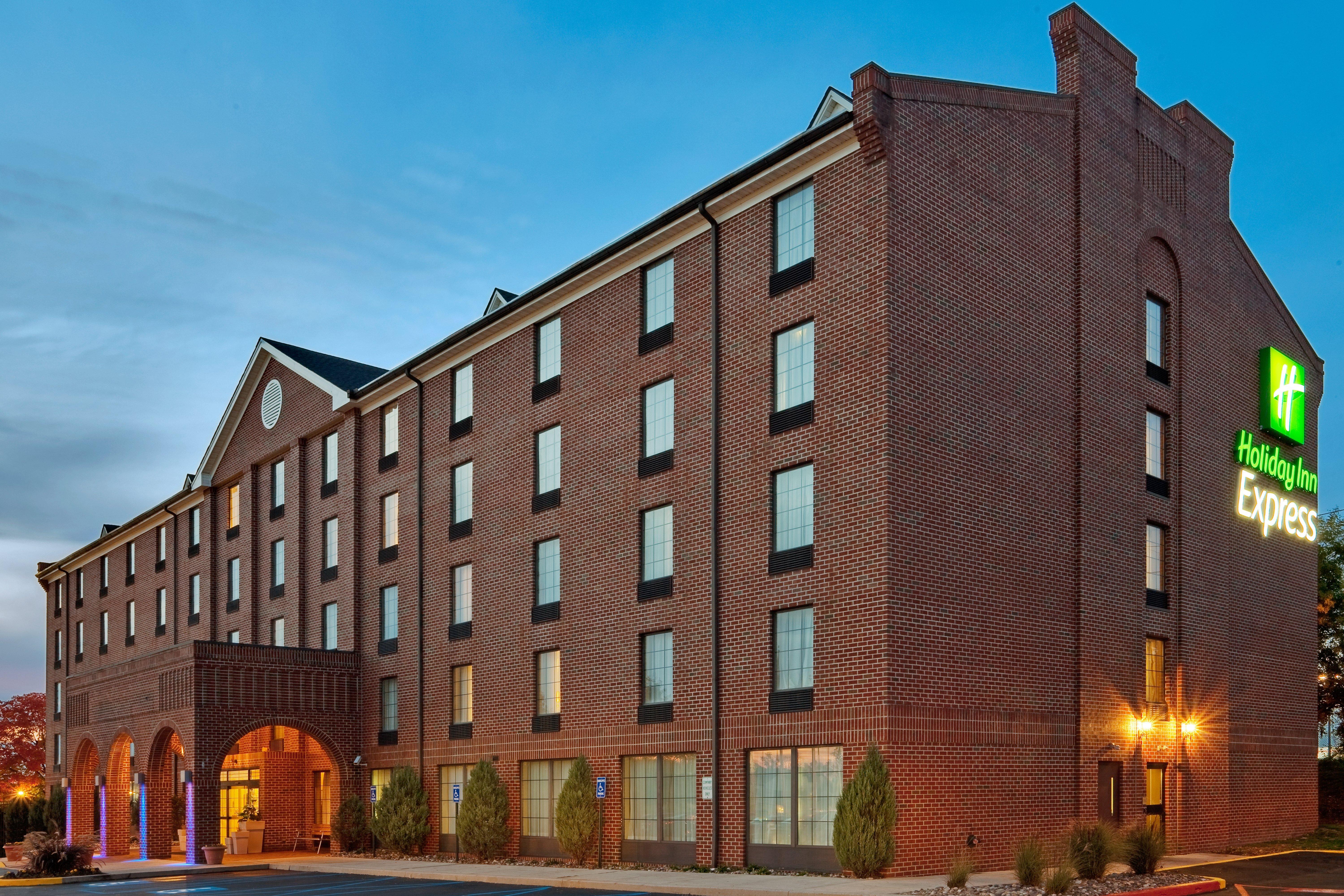 Holiday Inn Express Harrisburg East, An Ihg Hotel Exterior foto