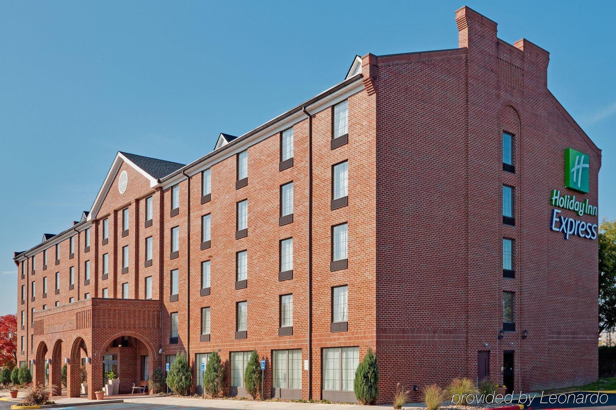 Holiday Inn Express Harrisburg East, An Ihg Hotel Exterior foto