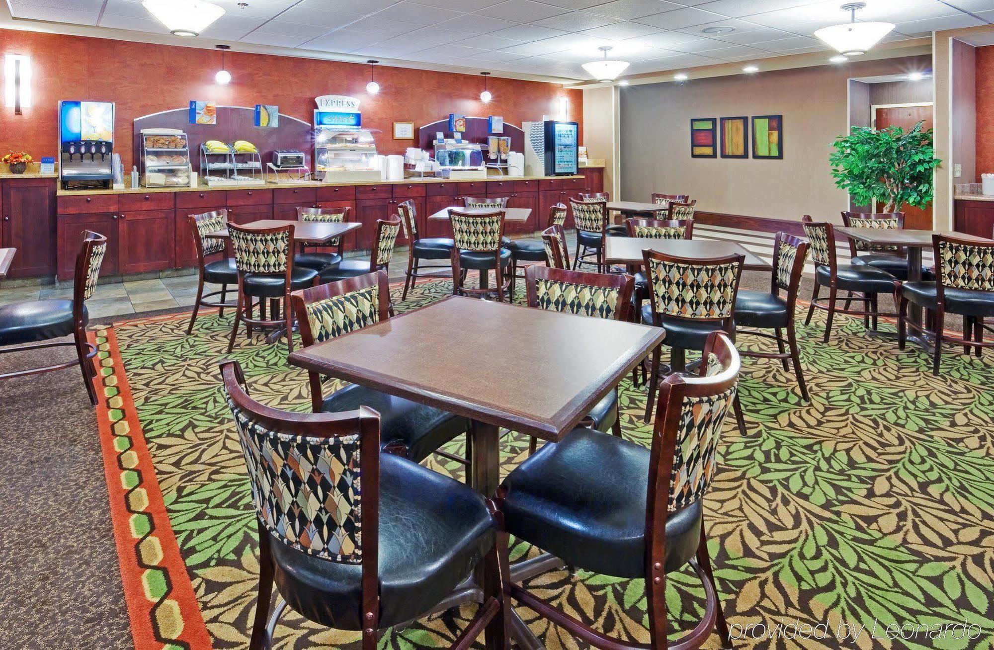 Holiday Inn Express Harrisburg East By Ihg Exterior foto